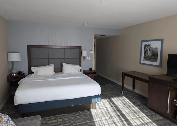Hampton Inn & Suites Cazenovia, Ny